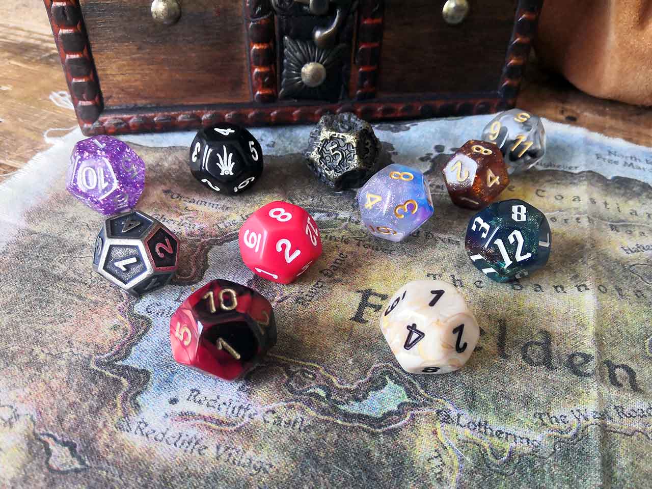 Des Roles Dés de Jeu de Rôle - Le Guide Complet de A à Z | Le rôliste